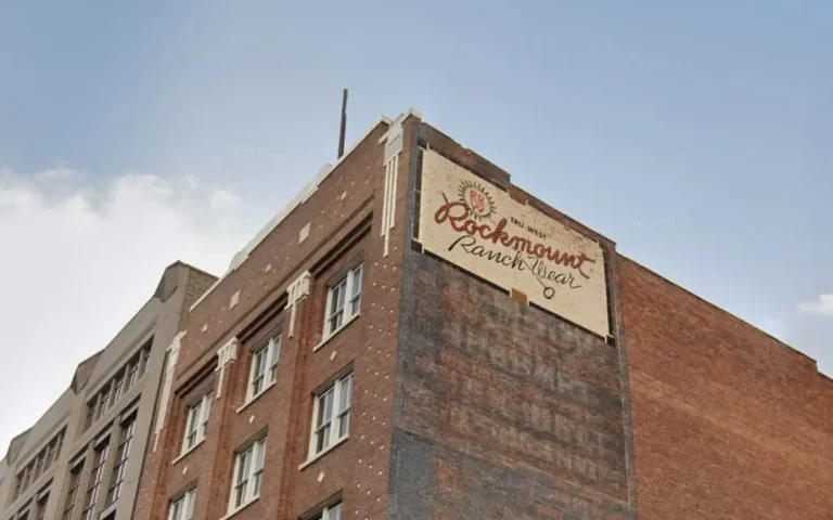 image_rockmont-ranch-wear-building